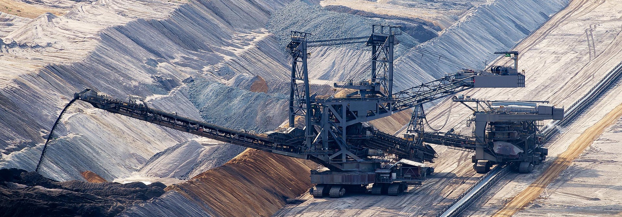 Symbolbild | Elsdorf - Dreiling Sanierungstechnik | Ihre Profis für die Sanierung von Asbest, Brandschäden, Schimmel, Wasserschäden sowie für Bautrocknung