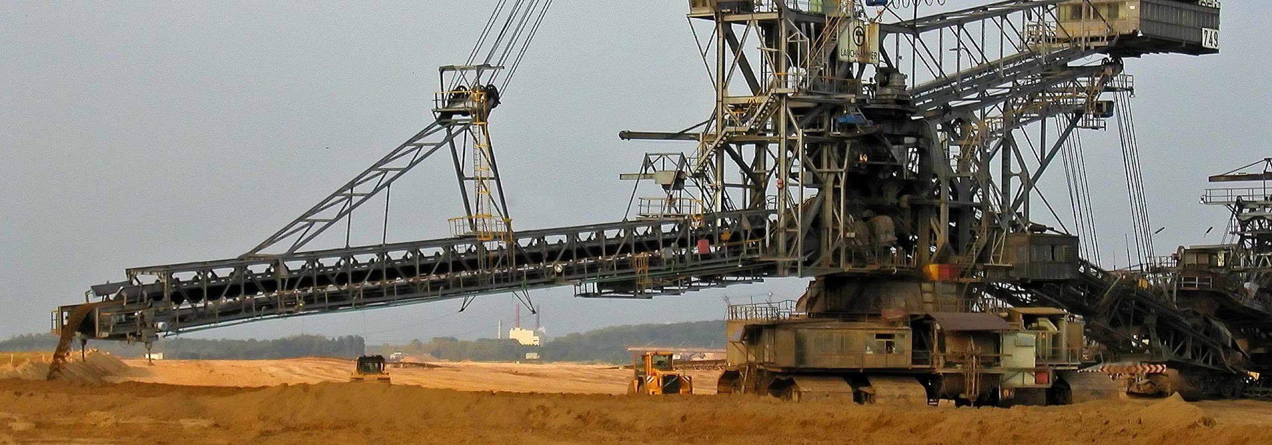 Symbolbild | Frechen - Dreiling Sanierungstechnik | Ihre Profis für die Sanierung von Asbest, Brandschäden, Schimmel, Wasserschäden sowie für Bautrocknung